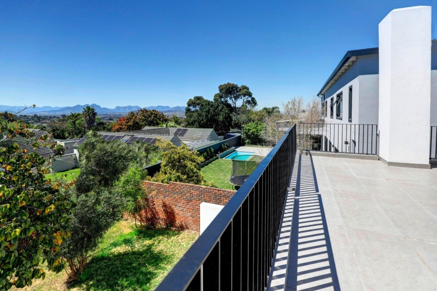 5 Bedroom Property for Sale in Welgemoed Western Cape